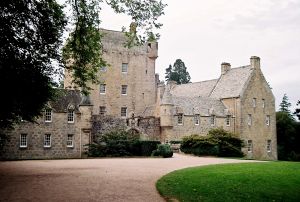 Cawdor Castle (Mike 256 at stock.xchng)